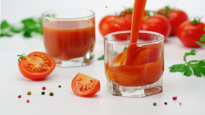 Conoce todos los beneficios del jugo de tomate